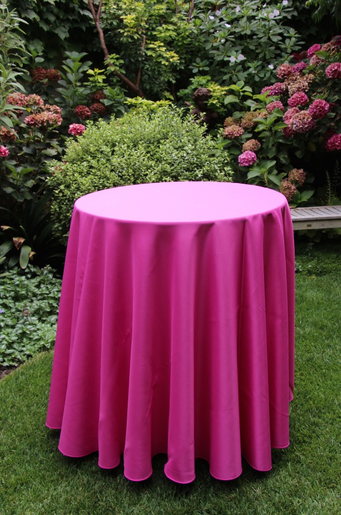Coordinating the Color of Table Linens with the Colors in the Garden